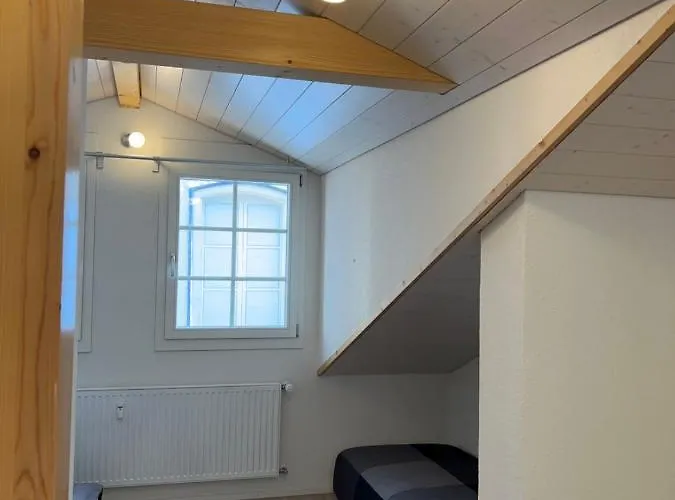 Esencial * Ιντερλάκεν